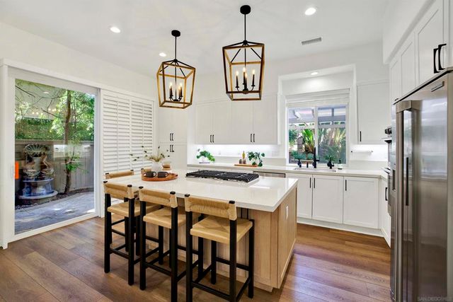 7073 SURFBIRD CIR, Carlsbad, CA 92011