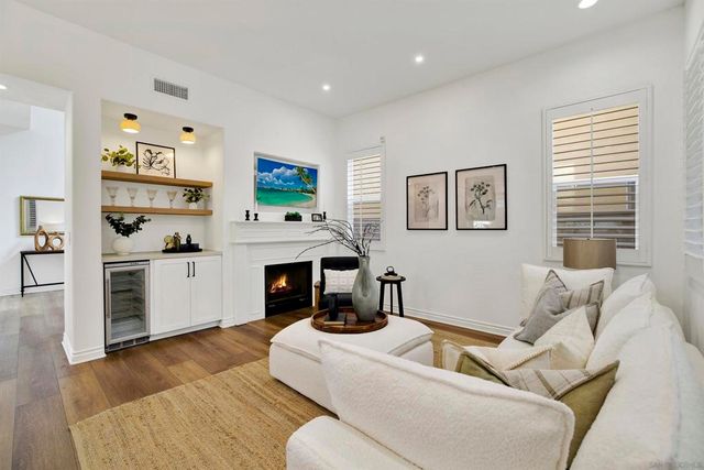 7073 SURFBIRD CIR, Carlsbad, CA 92011