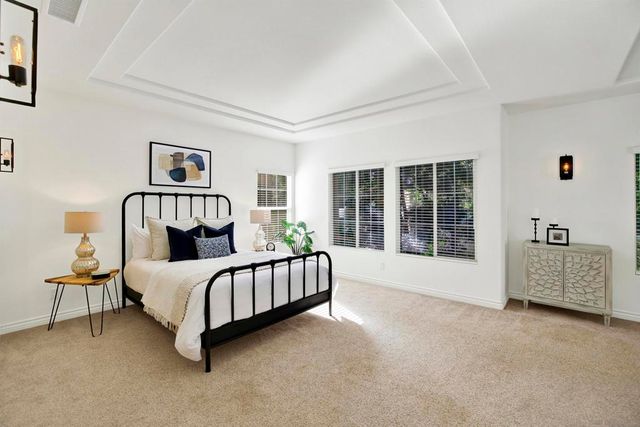 7073 SURFBIRD CIR, Carlsbad, CA 92011