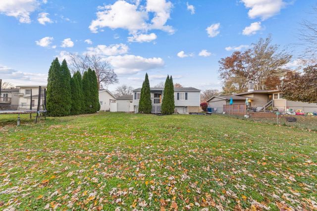 1807 W Porter Avenue, Chesterton, IN 46304