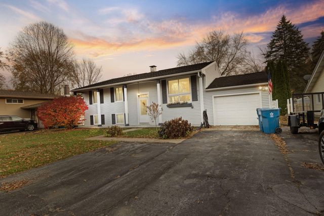 1807 W Porter Avenue, Chesterton, IN 46304
