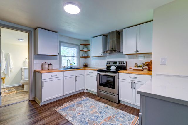 1164 Brownswood Road, Johns Island, SC 29455