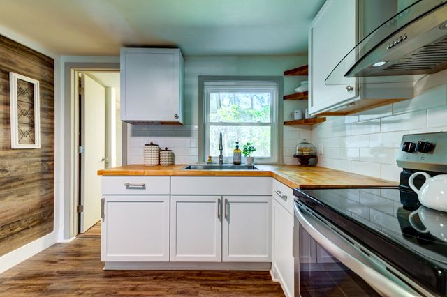 1164 Brownswood Road, Johns Island, SC 29455