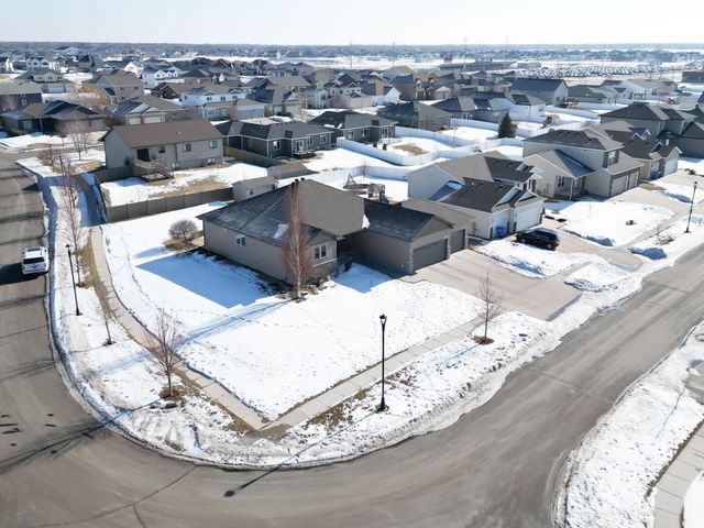 6810 24 Street S, Fargo, ND 58104