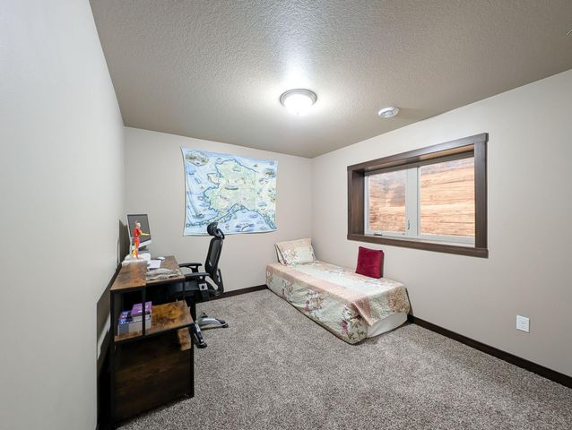 6810 24 Street S, Fargo, ND 58104