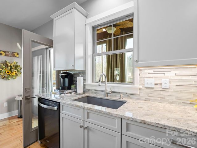 38 Winged Elm Court, Hendersonville, NC 28739