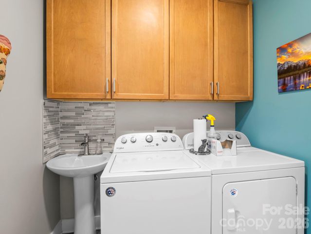 38 Winged Elm Court, Hendersonville, NC 28739