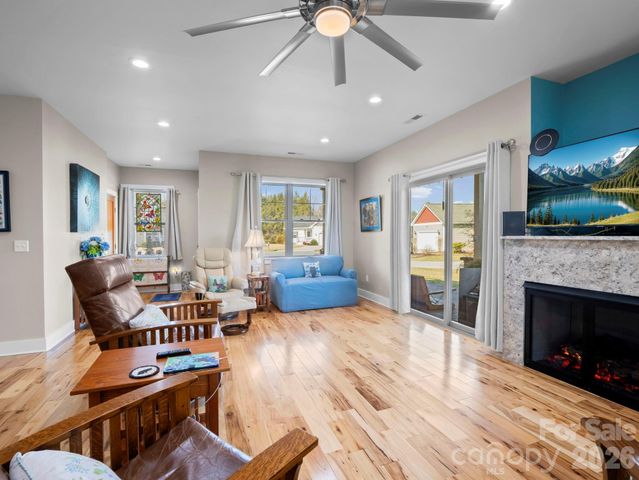 38 Winged Elm Court, Hendersonville, NC 28739