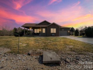 38 Winged Elm Court, Hendersonville, NC 28739