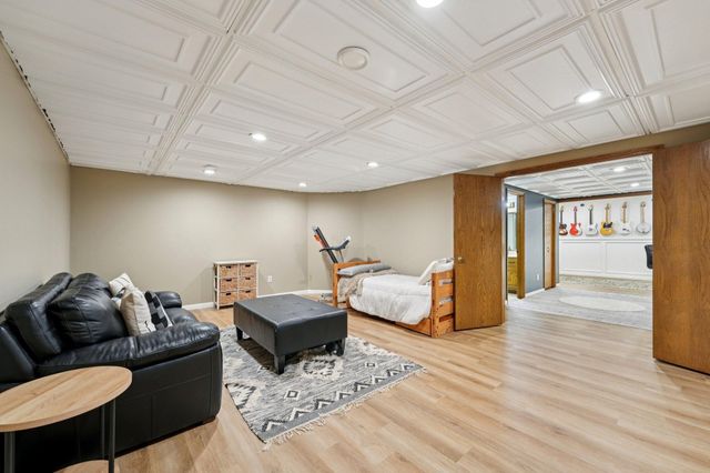 200 121st Avenue NW, Coon Rapids, MN 55448