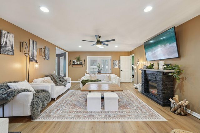 200 121st Avenue NW, Coon Rapids, MN 55448