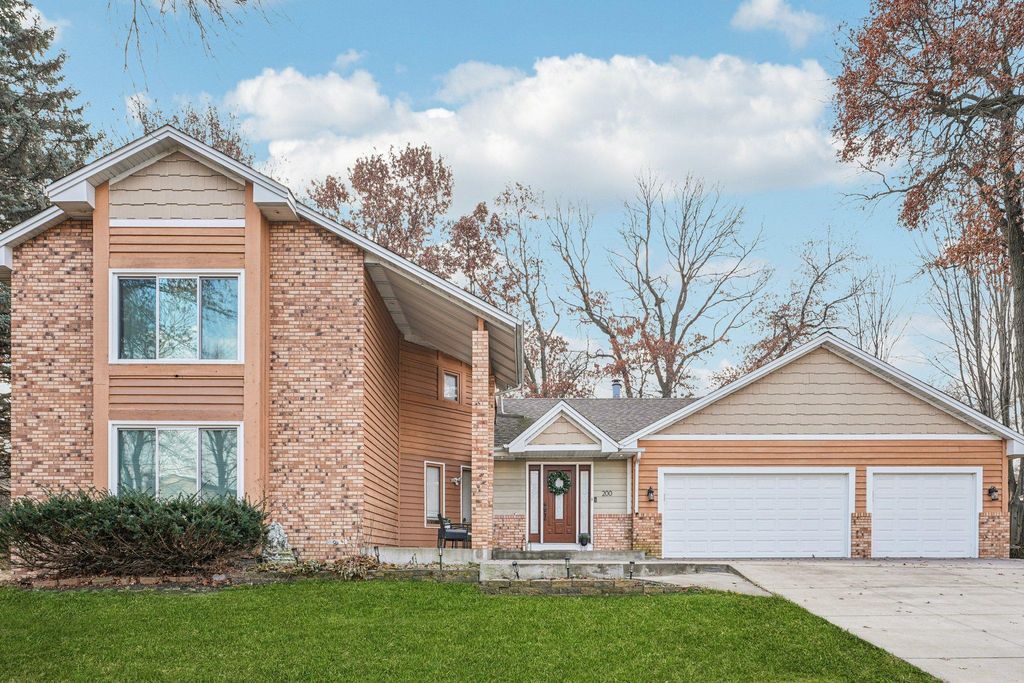 200 121st Avenue NW, Coon Rapids, MN 55448