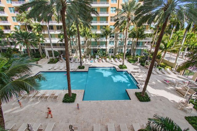 625 Casa Loma Boulevard 403, Boynton Beach, FL 33435