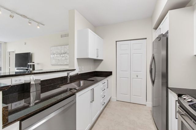 625 Casa Loma Boulevard 403, Boynton Beach, FL 33435