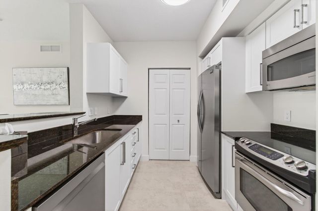 625 Casa Loma Boulevard 403, Boynton Beach, FL 33435