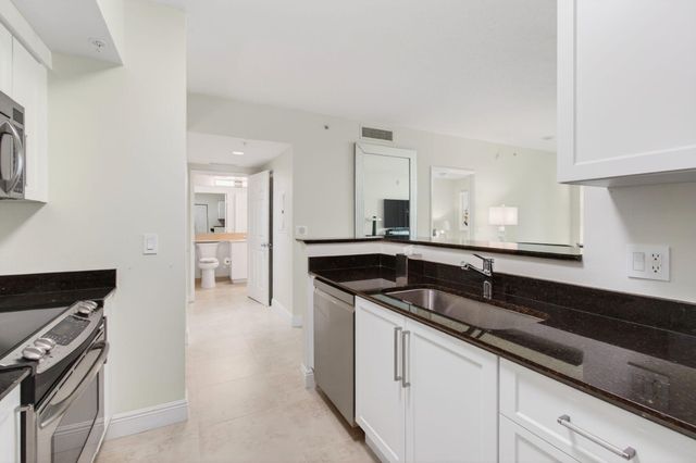 625 Casa Loma Boulevard 403, Boynton Beach, FL 33435