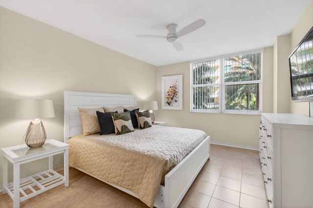 625 Casa Loma Boulevard 403, Boynton Beach, FL 33435