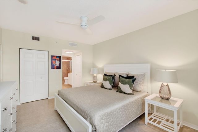 625 Casa Loma Boulevard 403, Boynton Beach, FL 33435