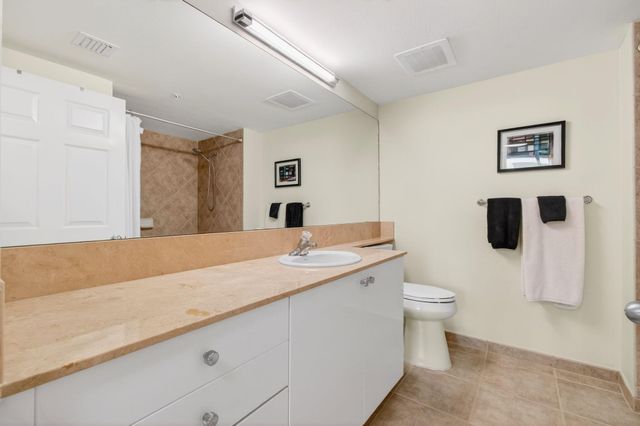 625 Casa Loma Boulevard 403, Boynton Beach, FL 33435