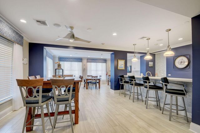 625 Casa Loma Boulevard 403, Boynton Beach, FL 33435