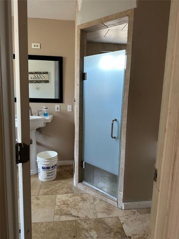 1011 Whitestone Lane, Houston, TX 77073