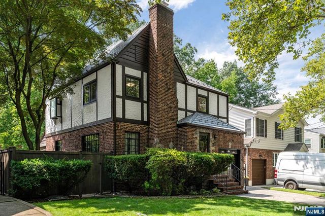 512 Fairidge Terrace, Teaneck, NJ 07666
