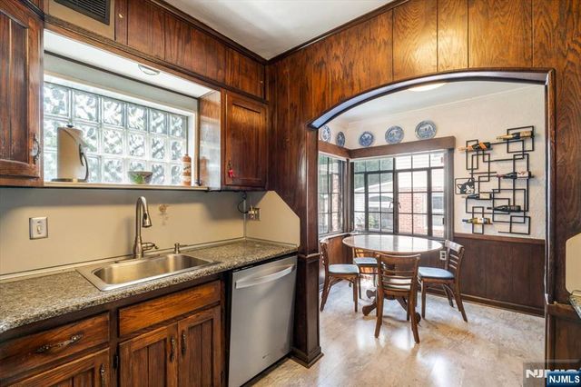 512 Fairidge Terrace, Teaneck, NJ 07666
