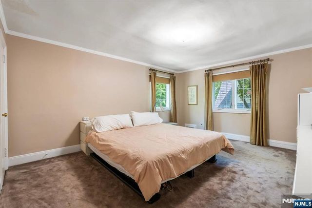 512 Fairidge Terrace, Teaneck, NJ 07666