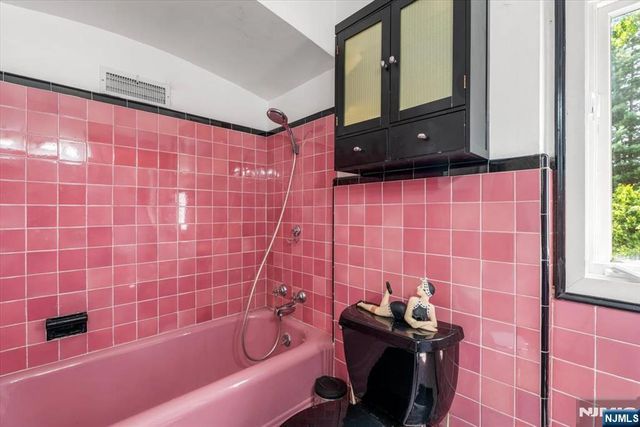 512 Fairidge Terrace, Teaneck, NJ 07666