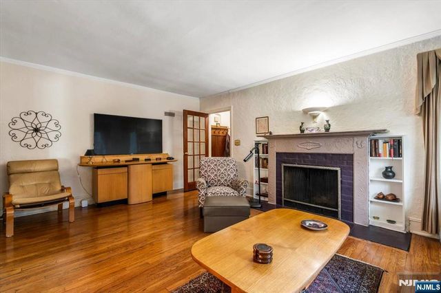 512 Fairidge Terrace, Teaneck, NJ 07666