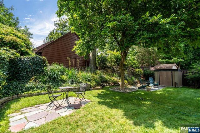 512 Fairidge Terrace, Teaneck, NJ 07666