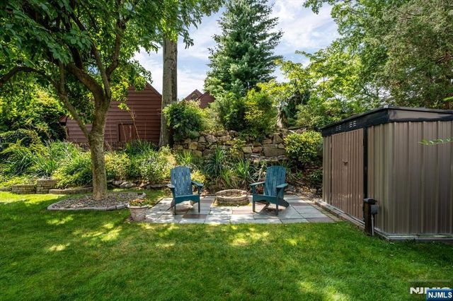 512 Fairidge Terrace, Teaneck, NJ 07666