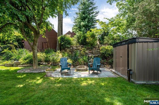 512 Fairidge Terrace, Teaneck, NJ 07666