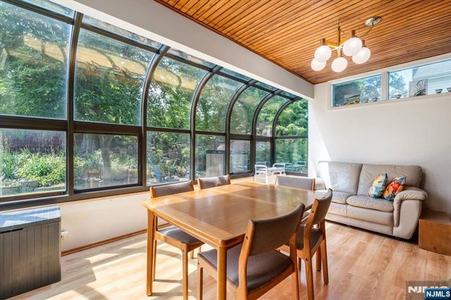 512 Fairidge Terrace, Teaneck, NJ 07666