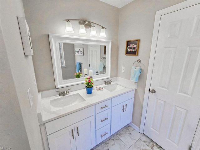 6114 Lenoir CIR, Norfolk, VA 23513