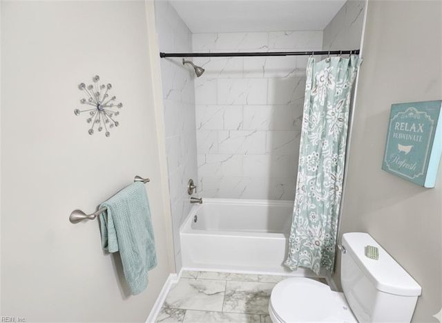 6114 Lenoir CIR, Norfolk, VA 23513