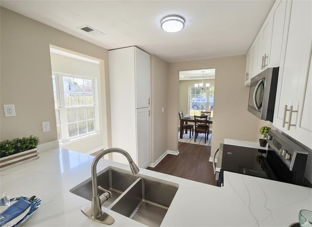 6114 Lenoir CIR, Norfolk, VA 23513