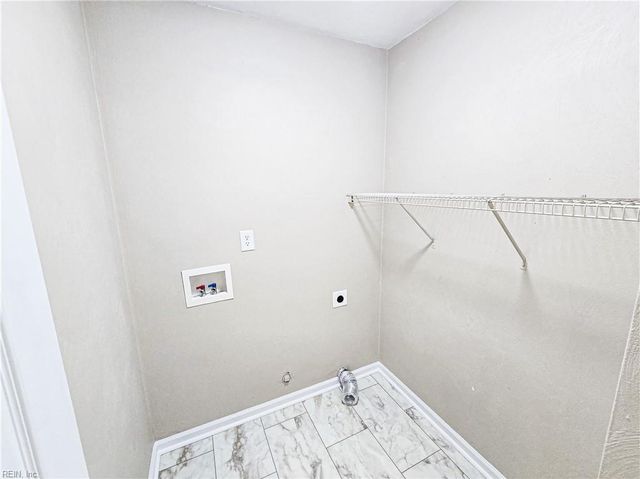 6114 Lenoir CIR, Norfolk, VA 23513