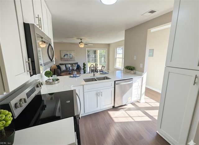 6114 Lenoir CIR, Norfolk, VA 23513