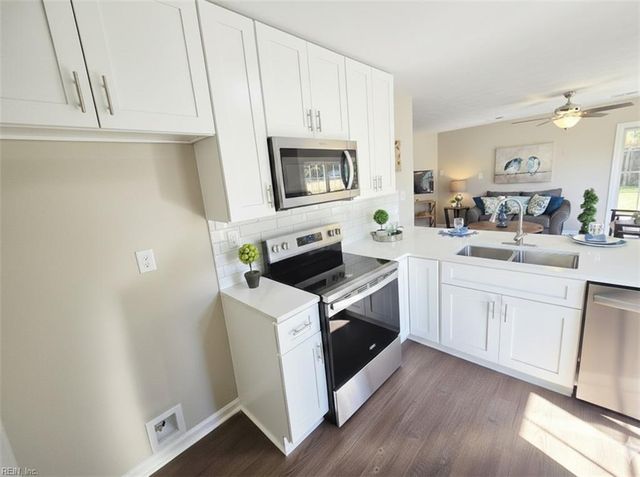 6114 Lenoir CIR, Norfolk, VA 23513