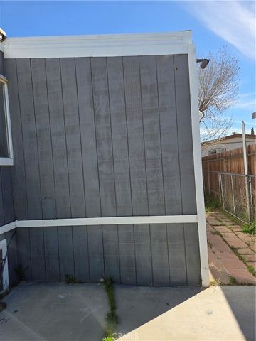 1301 E Avenue I SPC 225, Lancaster, CA 93535