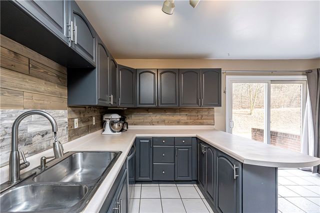 384 Northgate Dr T, Washington Twp, PA 15613