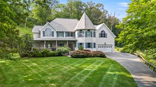 8 Hamlet Way, Hopewell Junction, NY 12533