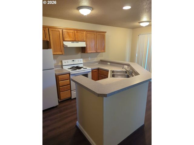 340 Nw CONNELL Ave, Hillsboro, OR 97124