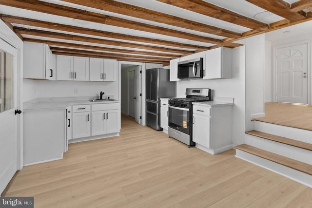 10 FRONT ST, Chesterfield, NJ 08515