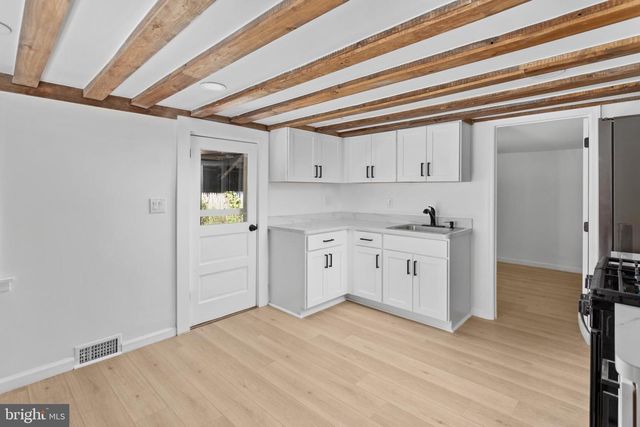 10 FRONT ST, Chesterfield, NJ 08515