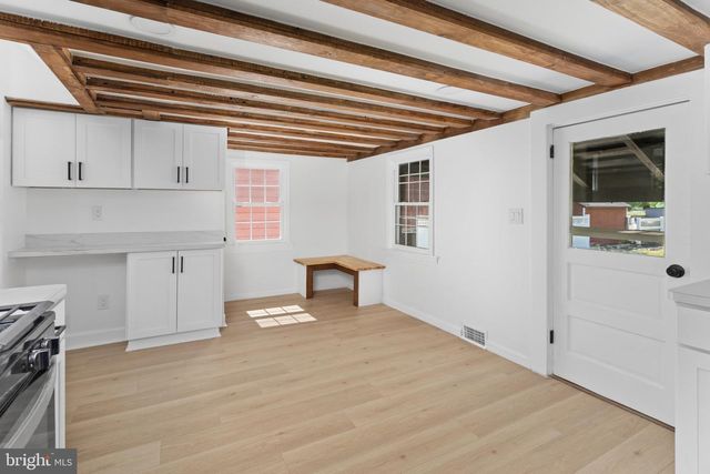 10 FRONT ST, Chesterfield, NJ 08515