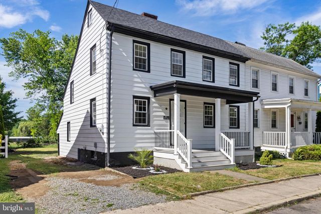 10 FRONT ST, Chesterfield, NJ 08515