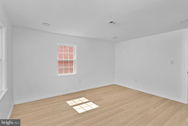10 FRONT ST, Chesterfield, NJ 08515