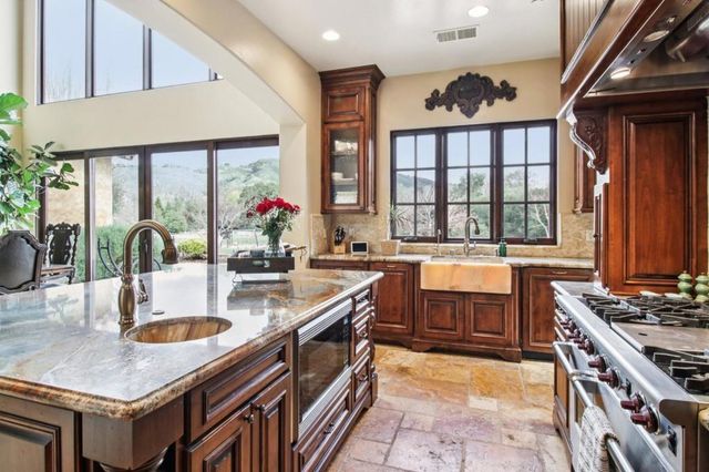 12220 Heritage, Gilroy, CA 95020